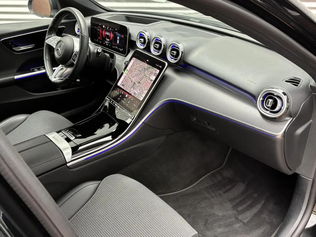 300 e Cruise Carplay Led Head-up Camera 23 Eerste Eigenaar Nieuw Model Vol Opties Sfeerverlichting Trekhaak
