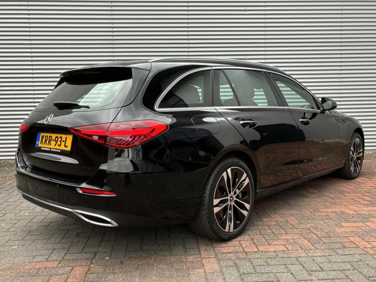 300 e Cruise Carplay Led Head-up Camera 23 Eerste Eigenaar Nieuw Model Vol Opties Sfeerverlichting Trekhaak