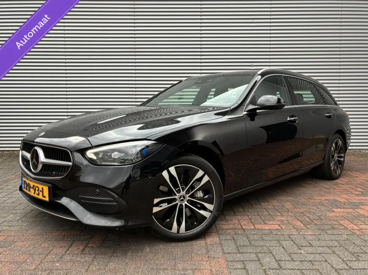 300 e Cruise Carplay Led Head-up Camera 23 Eerste Eigenaar Nieuw Model Vol Opties Sfeerverlichting Trekhaak