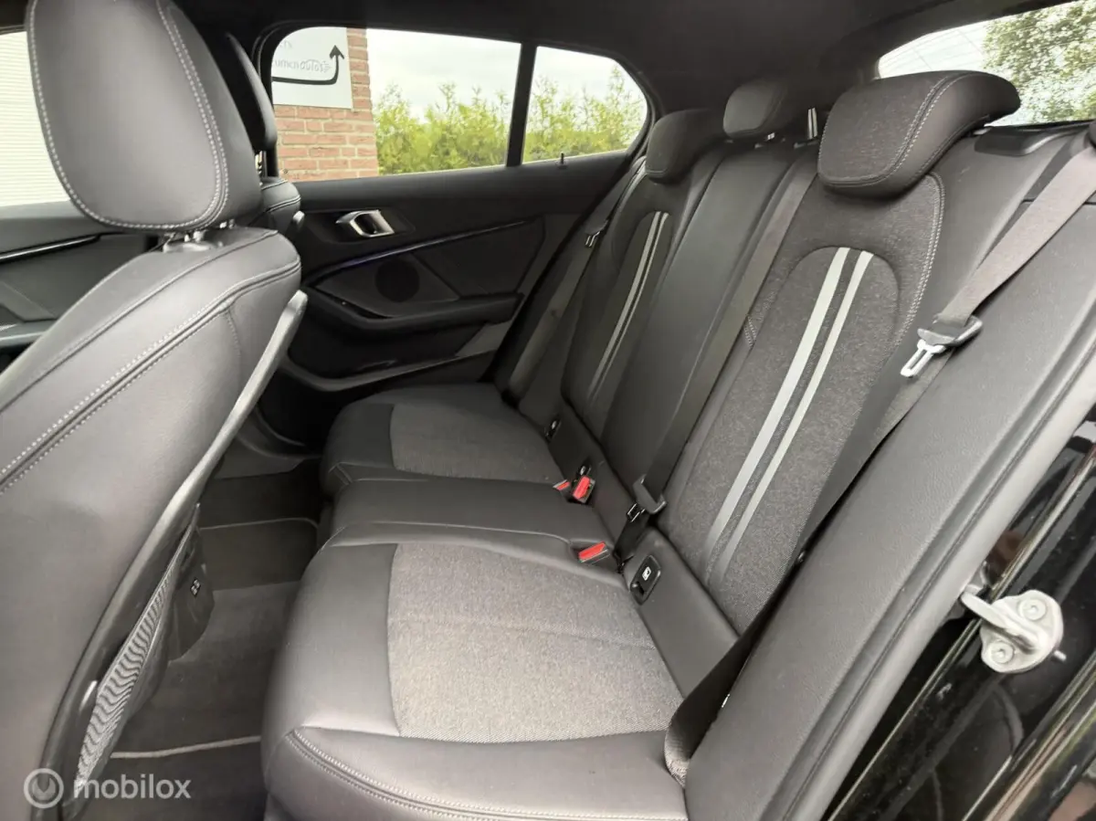 116i High Executive 2DE EIG Dealer OND CarPlay Sportstoelen