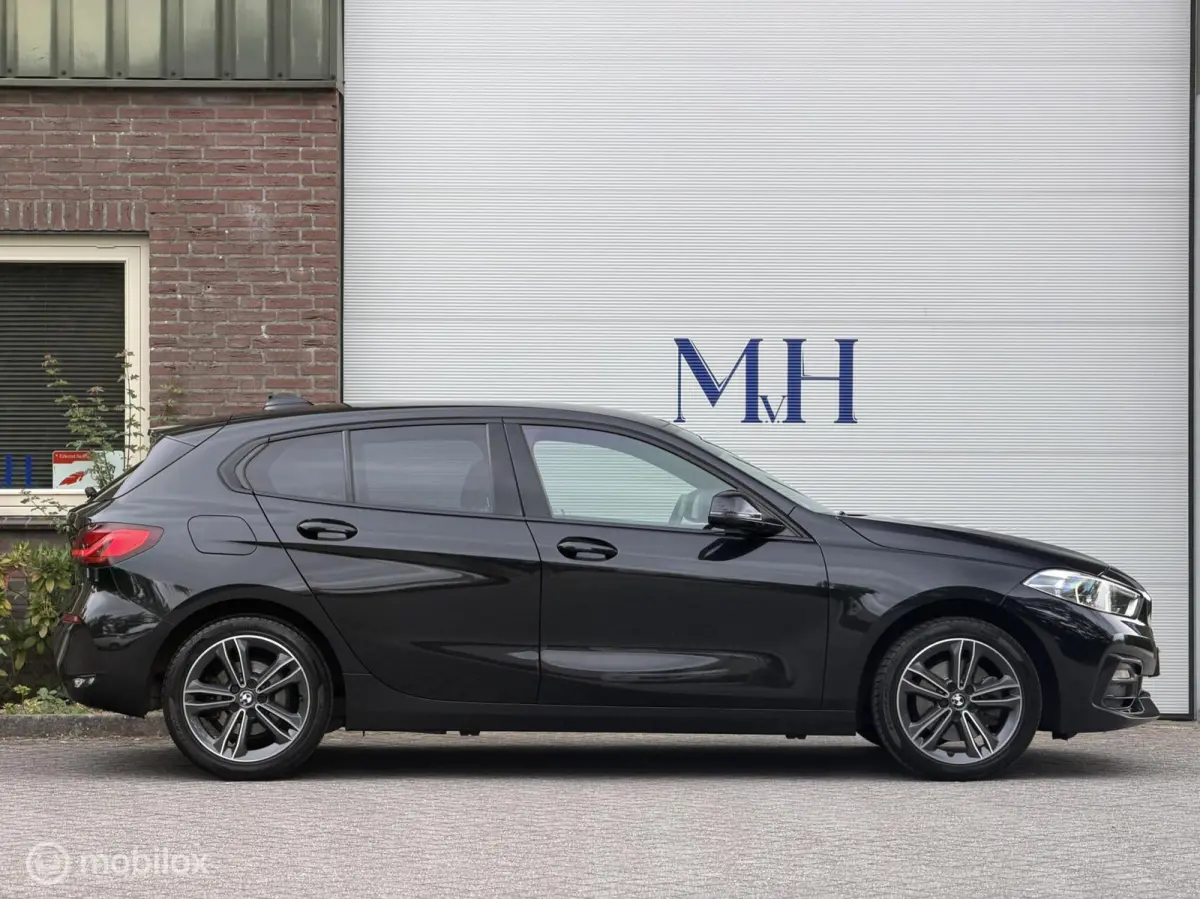 116i High Executive 2DE EIG Dealer OND CarPlay Sportstoelen