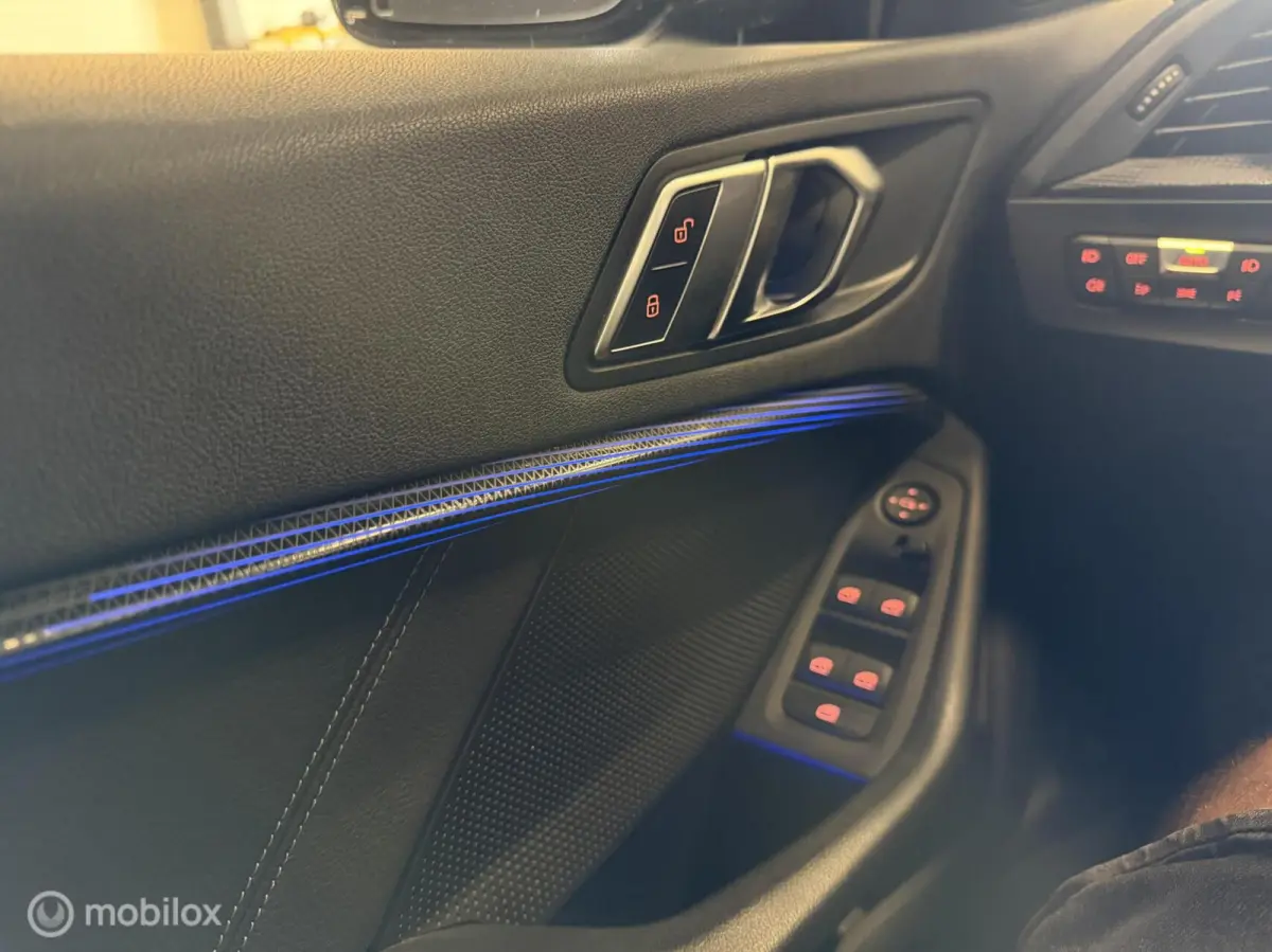 116i High Executive 2DE EIG Dealer OND CarPlay Sportstoelen
