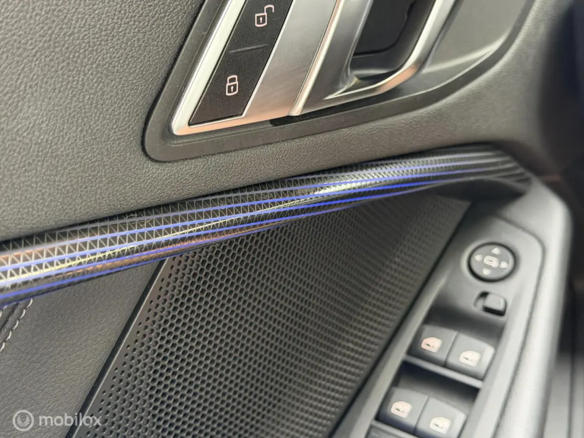 116i High Executive 2DE EIG Dealer OND CarPlay Sportstoelen