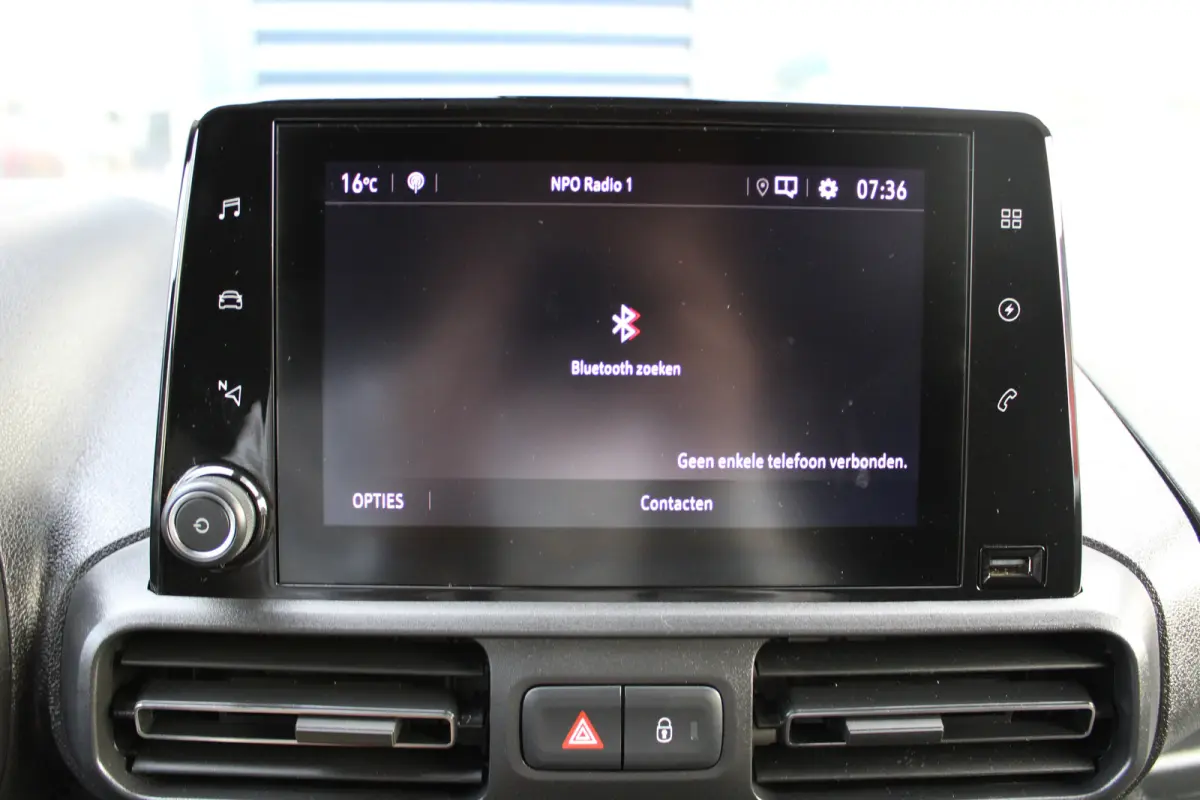 50kWh 136 PK | CAMERA | NAVIGATIE | BETIMMERING | VERWARMD STUUR | VOORVERWARMBAAR | APPLE CARPLAY/ANDROID AUTO |