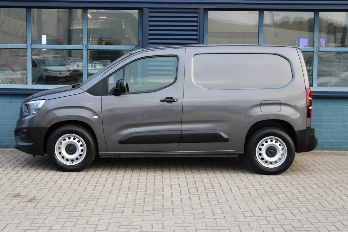 50kWh 136 PK | CAMERA | NAVIGATIE | BETIMMERING | VERWARMD STUUR | VOORVERWARMBAAR | APPLE CARPLAY/ANDROID AUTO |