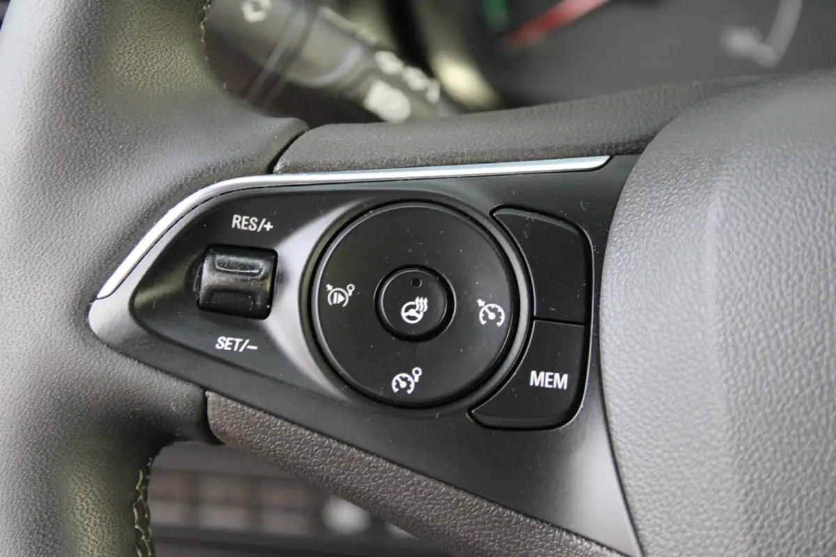 50kWh 136 PK | CAMERA | NAVIGATIE | BETIMMERING | VERWARMD STUUR | VOORVERWARMBAAR | APPLE CARPLAY/ANDROID AUTO |