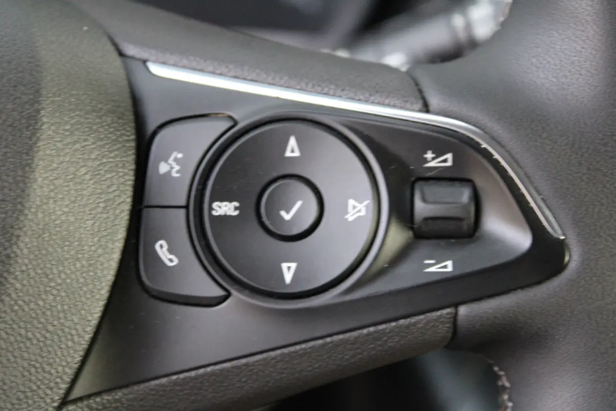 50kWh 136 PK | CAMERA | NAVIGATIE | BETIMMERING | VERWARMD STUUR | VOORVERWARMBAAR | APPLE CARPLAY/ANDROID AUTO |