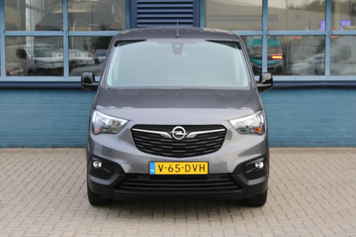 50kWh 136 PK | CAMERA | NAVIGATIE | BETIMMERING | VERWARMD STUUR | VOORVERWARMBAAR | APPLE CARPLAY/ANDROID AUTO |