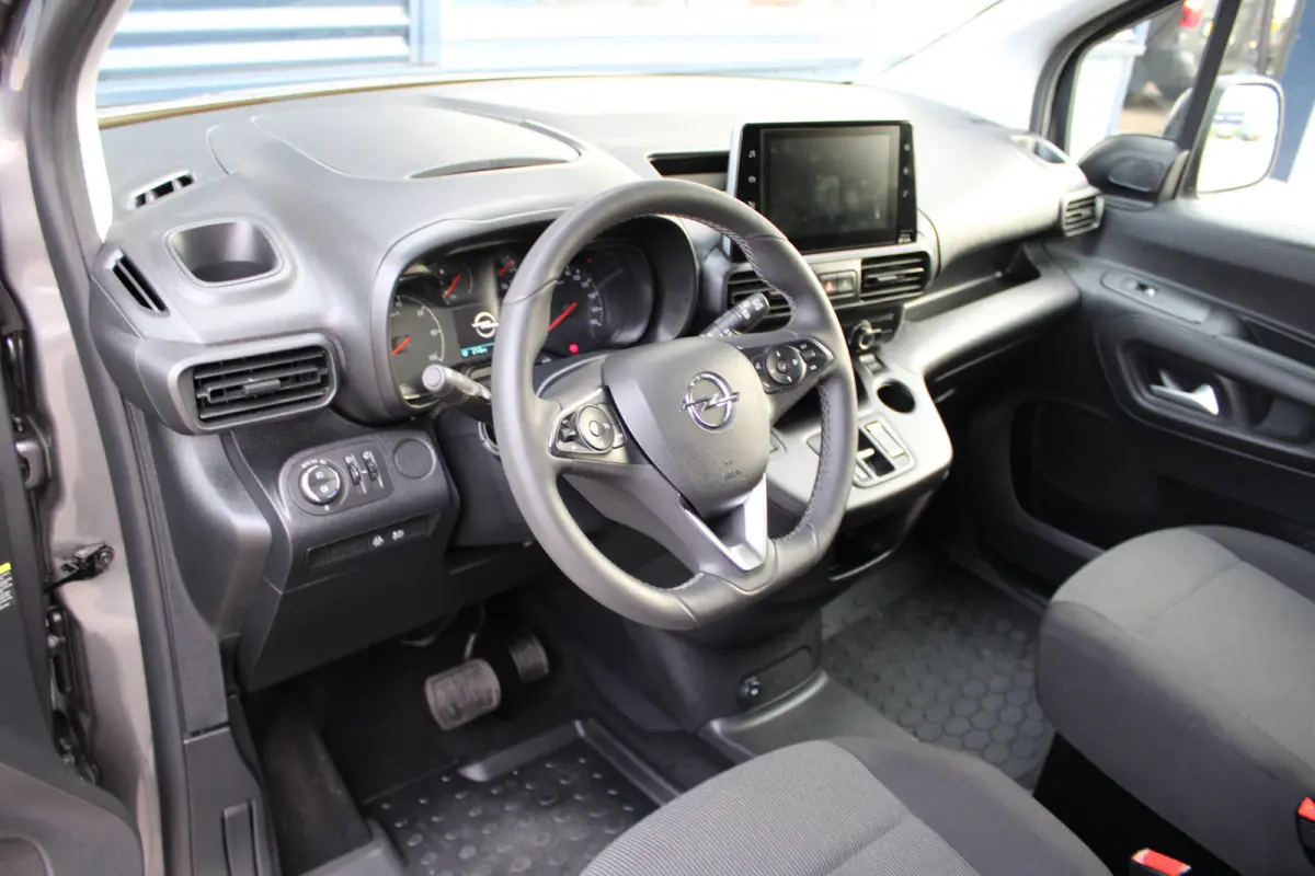 50kWh 136 PK | CAMERA | NAVIGATIE | BETIMMERING | VERWARMD STUUR | VOORVERWARMBAAR | APPLE CARPLAY/ANDROID AUTO |