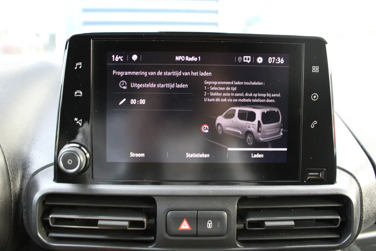 50kWh 136 PK | CAMERA | NAVIGATIE | BETIMMERING | VERWARMD STUUR | VOORVERWARMBAAR | APPLE CARPLAY/ANDROID AUTO |