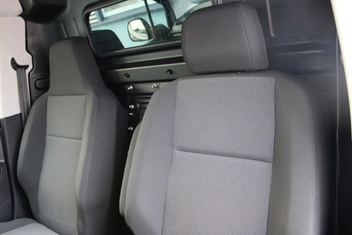 50kWh 136 PK | CAMERA | NAVIGATIE | BETIMMERING | VERWARMD STUUR | VOORVERWARMBAAR | APPLE CARPLAY/ANDROID AUTO |