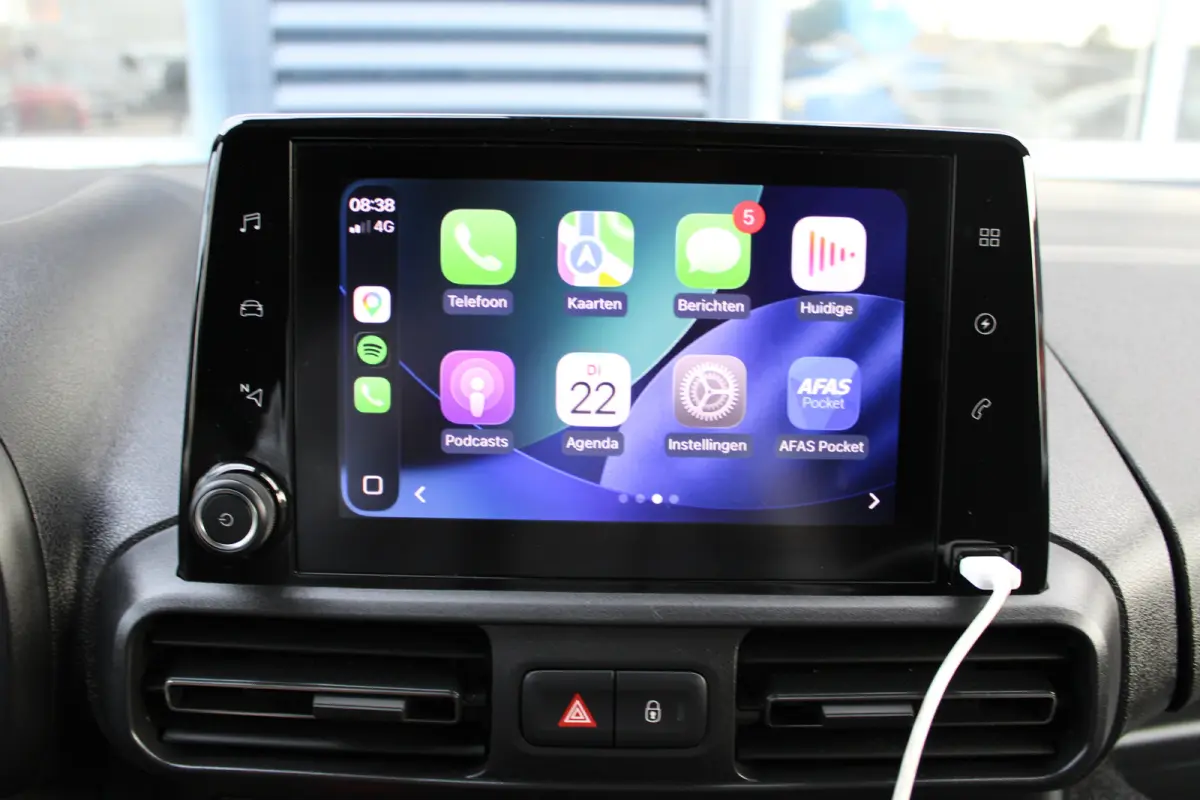 50kWh 136 PK | CAMERA | NAVIGATIE | BETIMMERING | VERWARMD STUUR | VOORVERWARMBAAR | APPLE CARPLAY/ANDROID AUTO |
