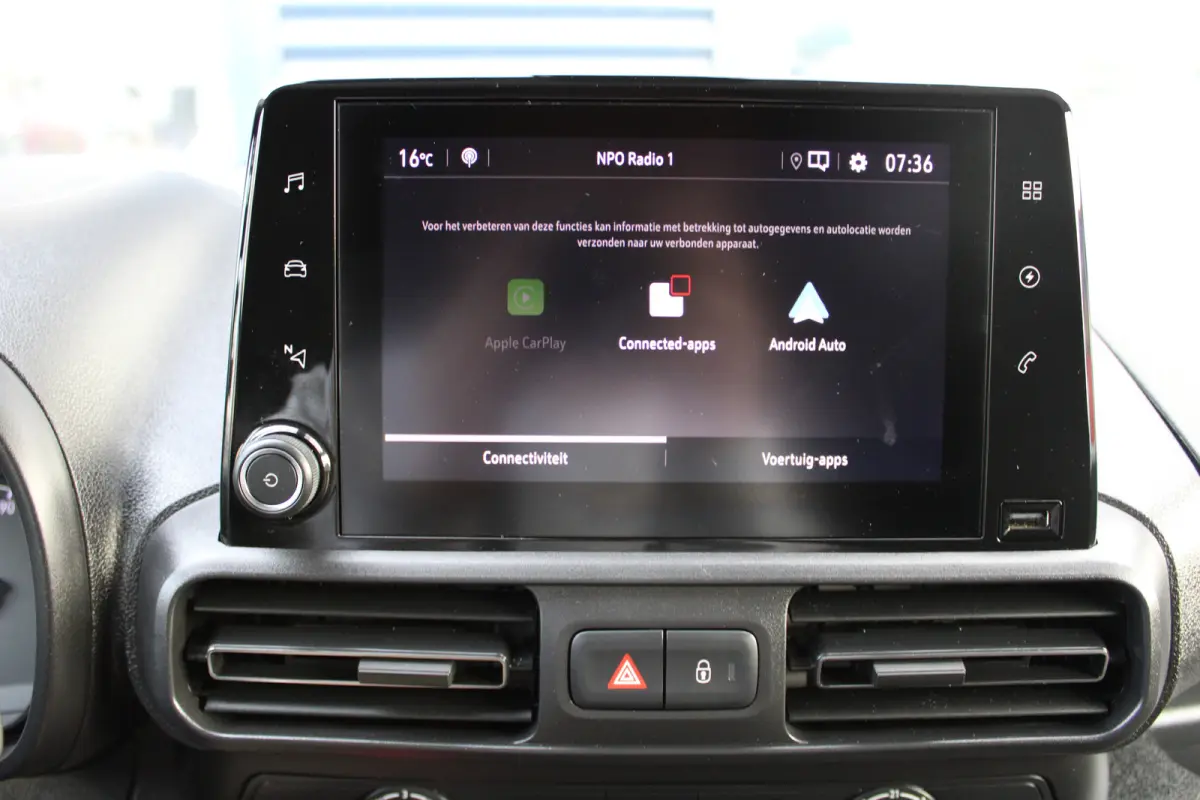 50kWh 136 PK | CAMERA | NAVIGATIE | BETIMMERING | VERWARMD STUUR | VOORVERWARMBAAR | APPLE CARPLAY/ANDROID AUTO |
