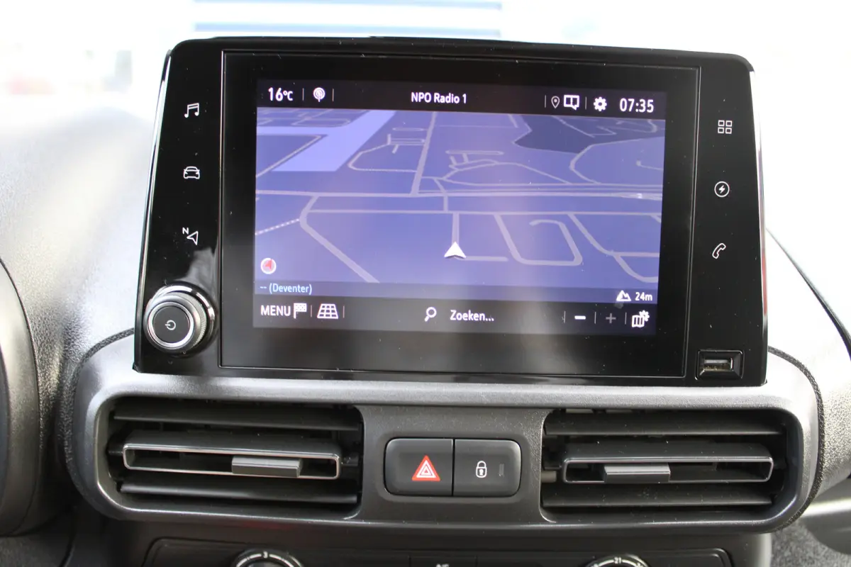 50kWh 136 PK | CAMERA | NAVIGATIE | BETIMMERING | VERWARMD STUUR | VOORVERWARMBAAR | APPLE CARPLAY/ANDROID AUTO |