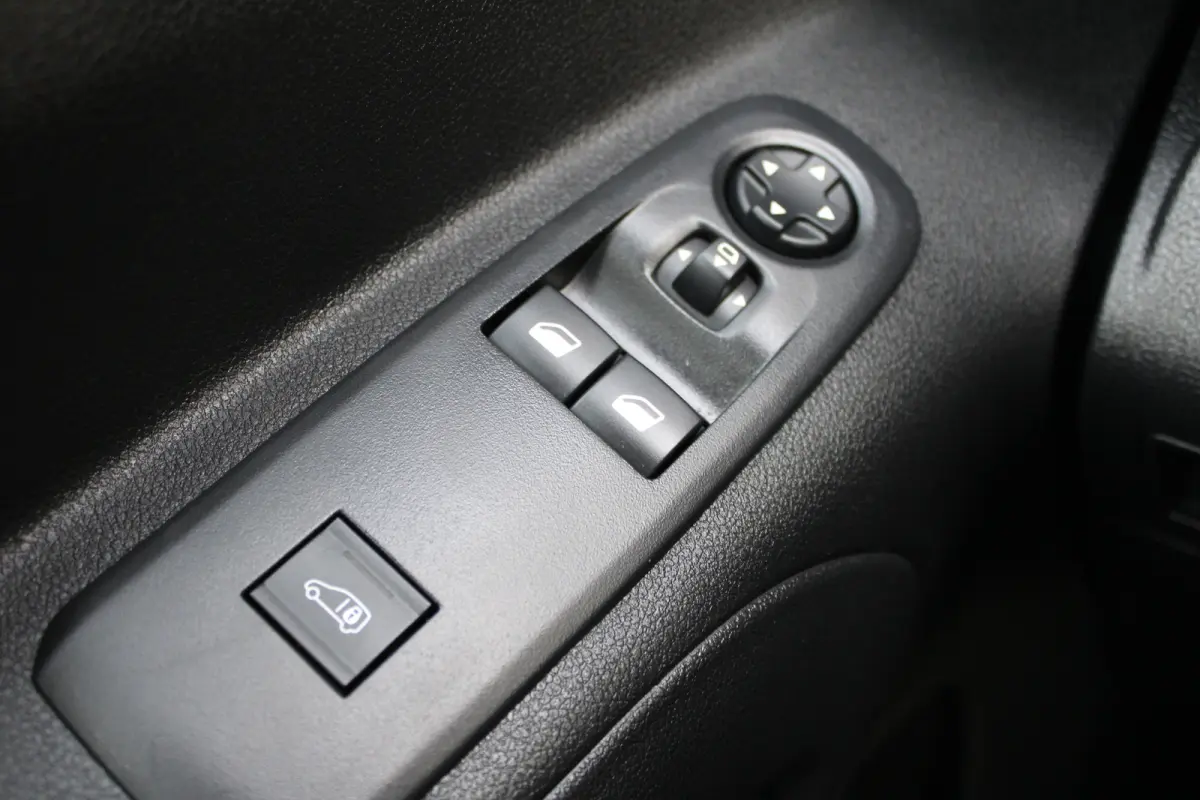 50kWh 136 PK | CAMERA | NAVIGATIE | BETIMMERING | VERWARMD STUUR | VOORVERWARMBAAR | APPLE CARPLAY/ANDROID AUTO |