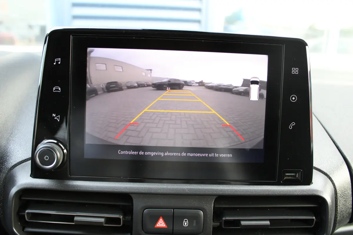 50kWh 136 PK | CAMERA | NAVIGATIE | BETIMMERING | VERWARMD STUUR | VOORVERWARMBAAR | APPLE CARPLAY/ANDROID AUTO |