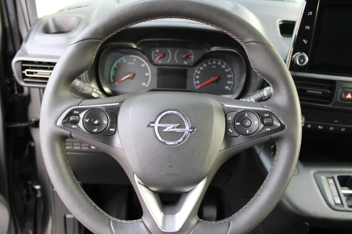 50kWh 136 PK | CAMERA | NAVIGATIE | BETIMMERING | VERWARMD STUUR | VOORVERWARMBAAR | APPLE CARPLAY/ANDROID AUTO |
