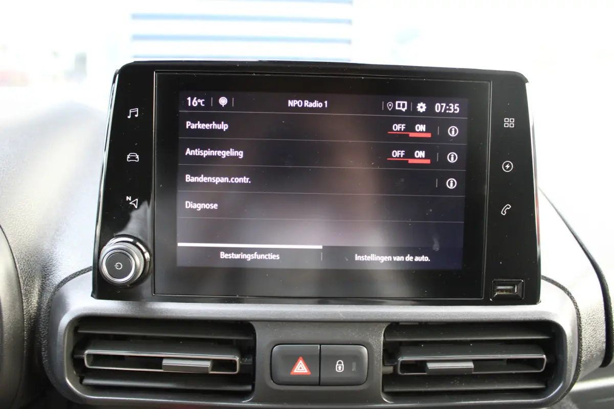 50kWh 136 PK | CAMERA | NAVIGATIE | BETIMMERING | VERWARMD STUUR | VOORVERWARMBAAR | APPLE CARPLAY/ANDROID AUTO |