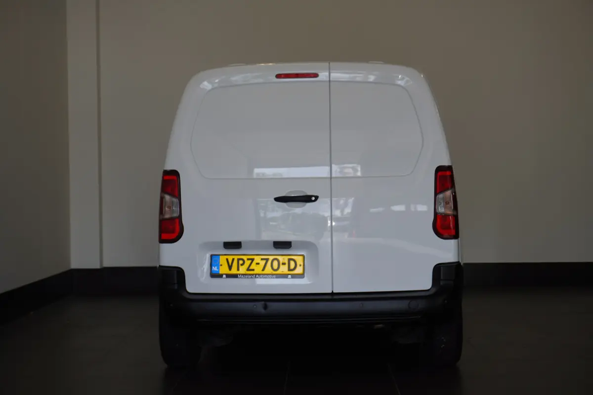 1.2 PureTech 110Pk Benzine - Airco - Navi - Cruise - € 12.499,- Excl.