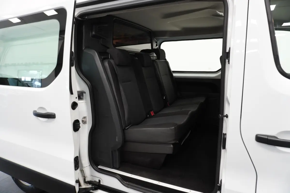 1.6 MJ 125PK L2 Dubbele Cabine EURO 6 - Airco - Navi - Cruise - € 12.499,- Excl.