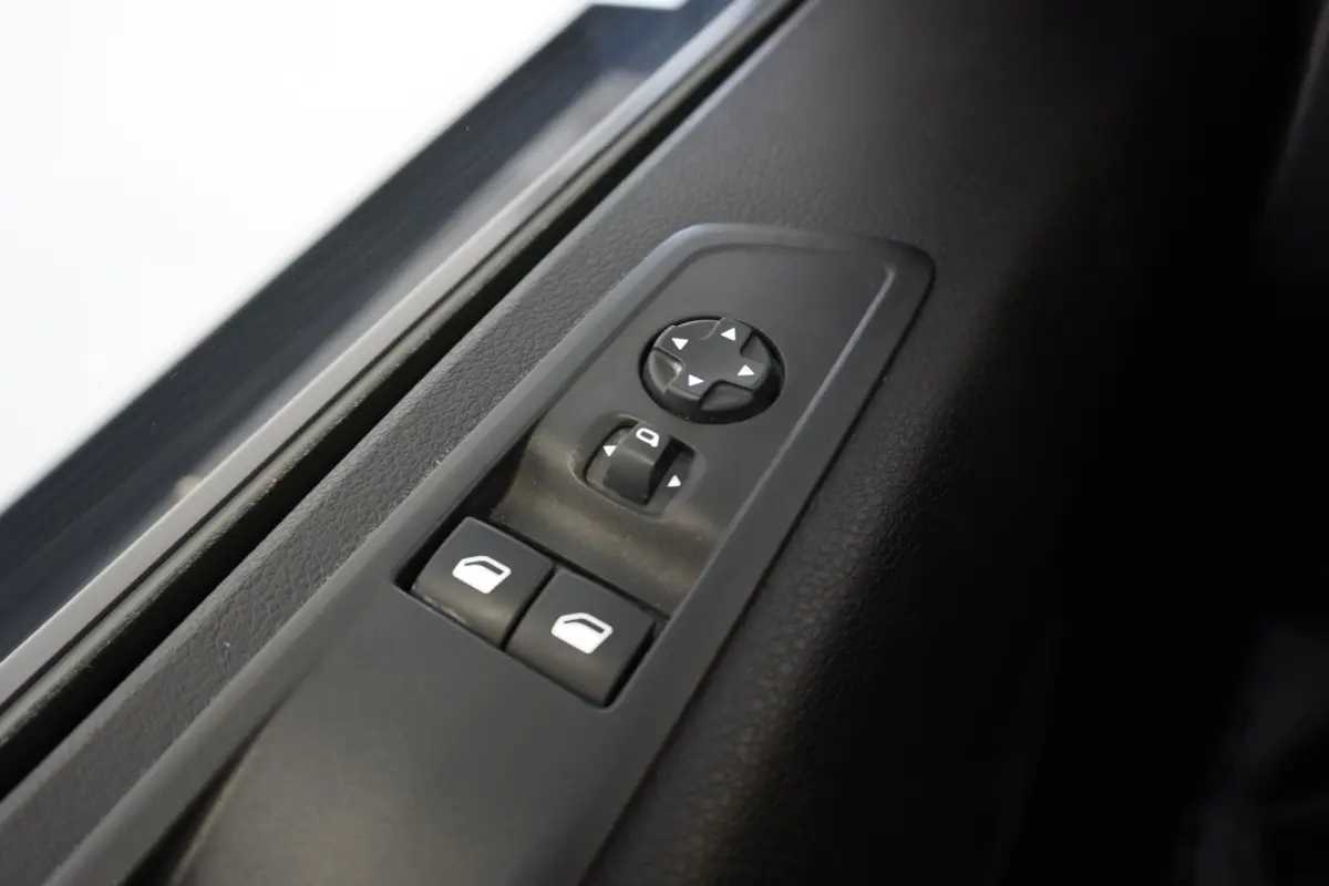 1.5 BlueHDi 120PK L2 EURO 6 - Airco - PDC - Cruise - € 21.950,- Excl.