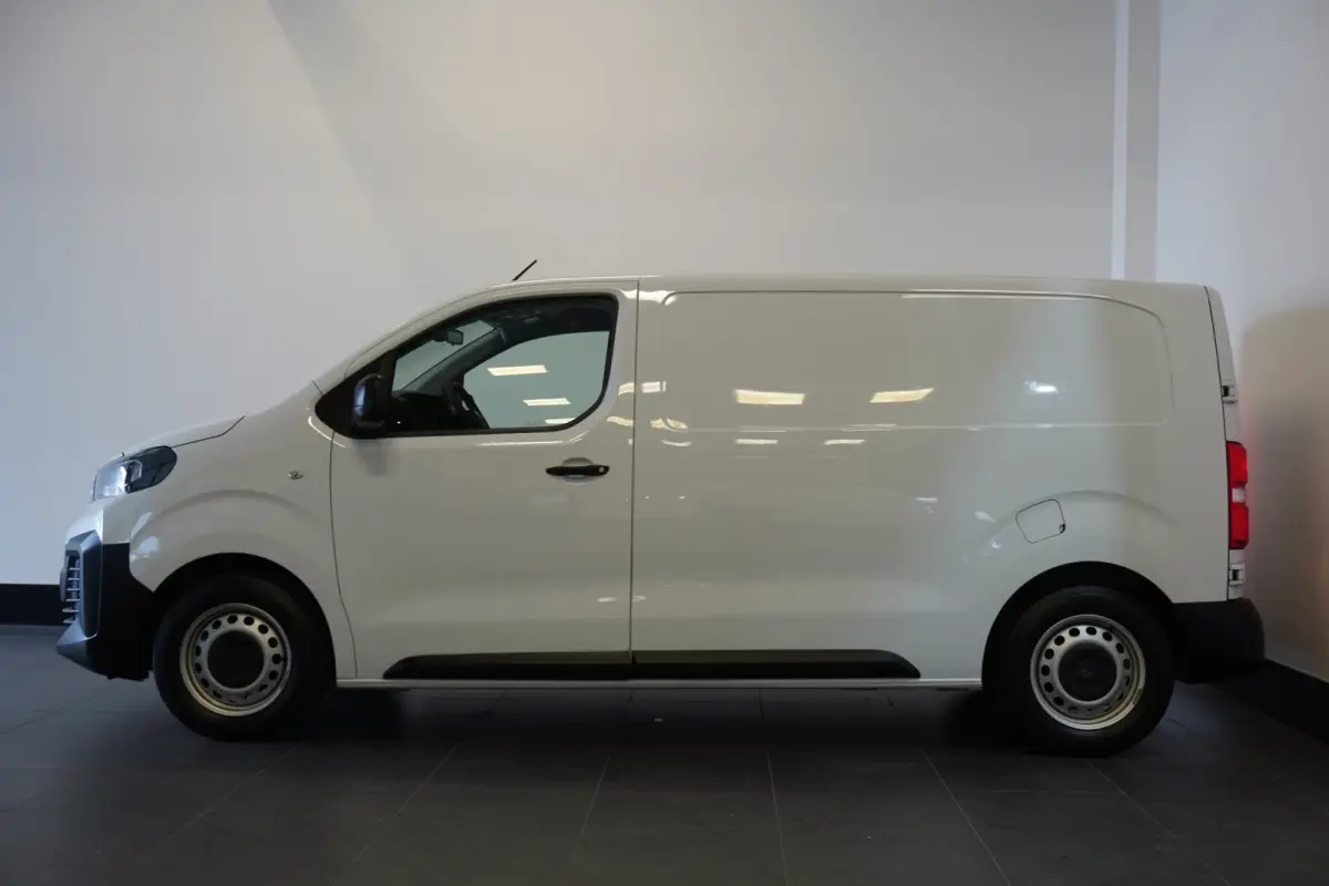 1.5 BlueHDi 120PK L2 EURO 6 - Airco - PDC - Cruise - € 21.950,- Excl.