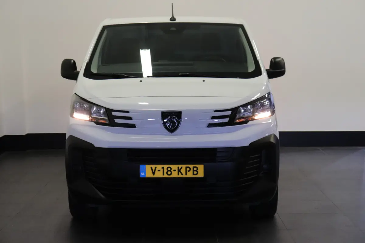 1.5 BlueHDi 120PK L2 EURO 6 - Airco - Cruise - PDC - € 21.950,- Excl.