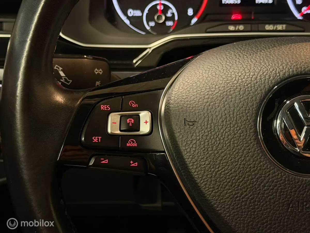 1.0 TSI Beats Panorama/Camera/ACC/Carplay