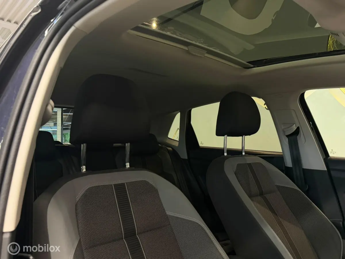 1.0 TSI Beats Panorama/Camera/ACC/Carplay