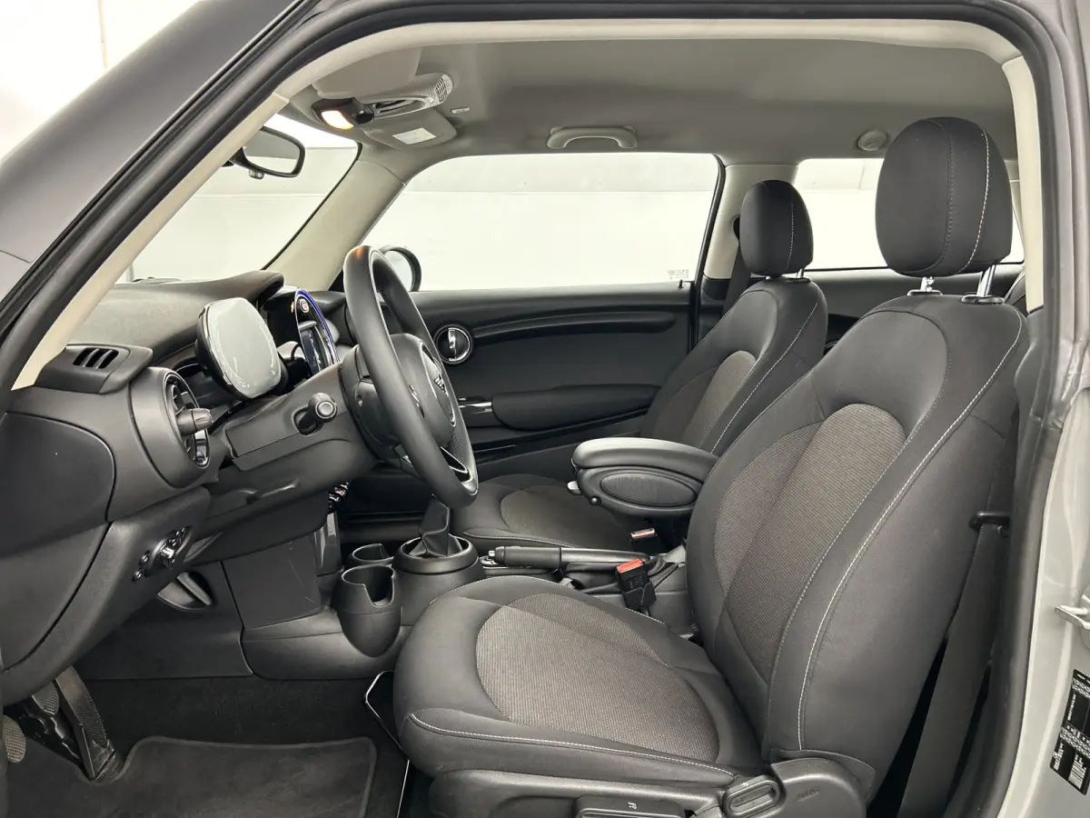 1.5 Classic Facelift Digital Cockpit/Carplay/Navi/Keyless entry/Park.sens