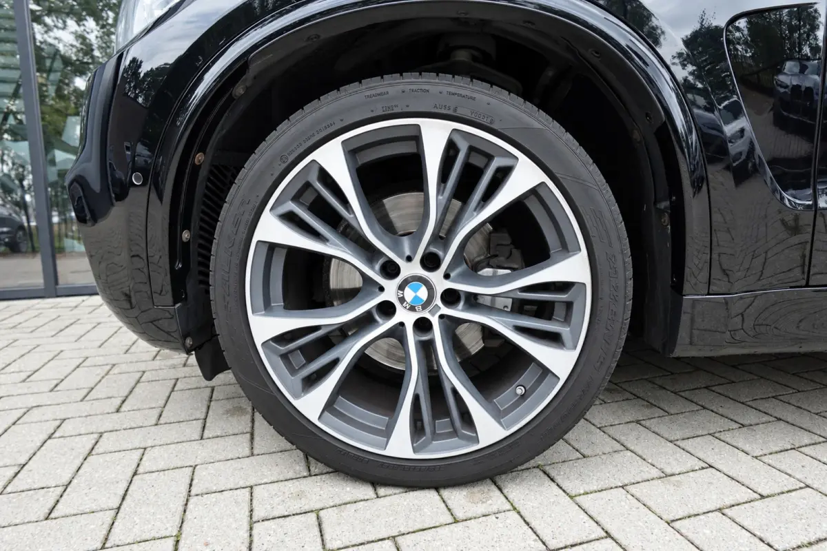 XDRIVE40D PANO H&K CAM MEMORY HUD VOL'