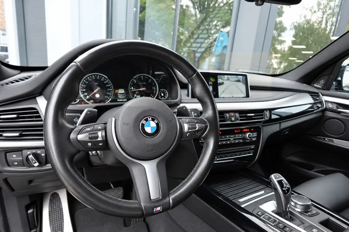 XDRIVE40D PANO H&K CAM MEMORY HUD VOL'