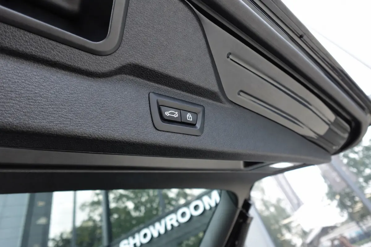 XDRIVE40D PANO H&K CAM MEMORY HUD VOL'