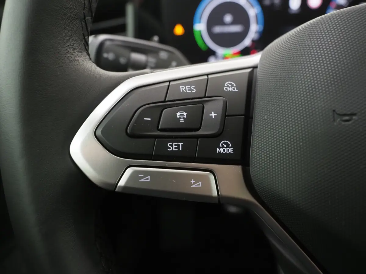 1.5 eHybrid 204PK | Leder/Alcantara | Massage | Stoelkoeling | Trekhaak | HUD | 360 | Keyless