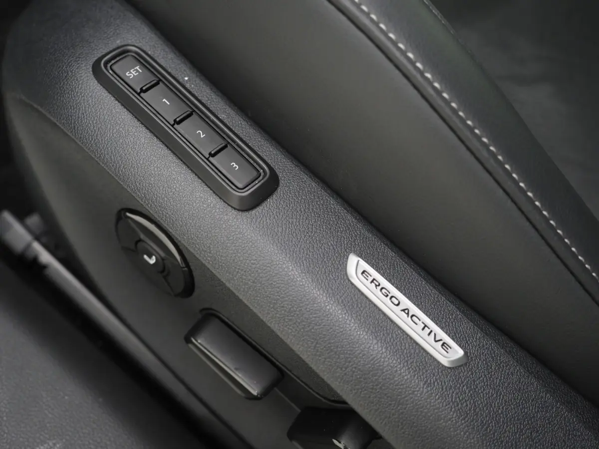 1.5 eHybrid 204PK | Leder/Alcantara | Massage | Stoelkoeling | Trekhaak | HUD | 360 | Keyless