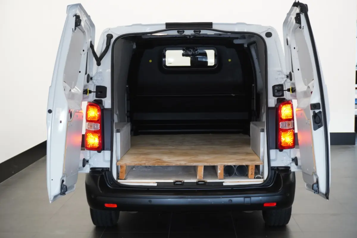 1.5 BlueHDi 120PK L2 EURO 6 - Airco - Cruise - PDC - €21.950,- Excl.