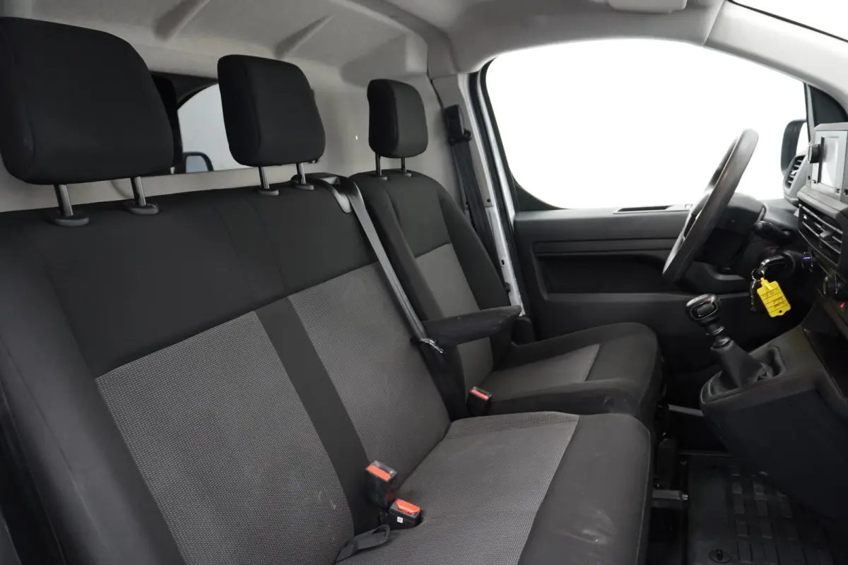 1.5 BlueHDi 120PK L2 EURO 6 - Airco - Cruise - PDC - €21.950,- Excl.