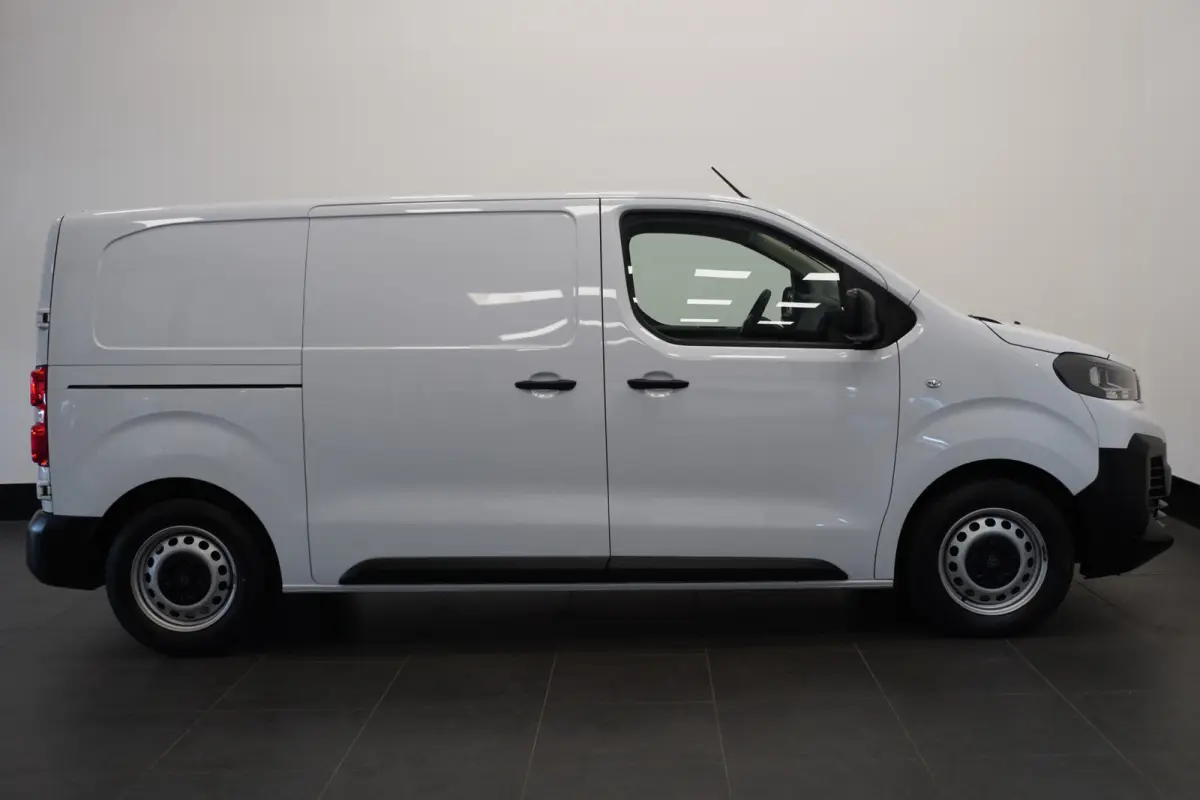 1.5 BlueHDi 120PK L2 EURO 6 - Airco - Cruise - PDC - €21.950,- Excl.