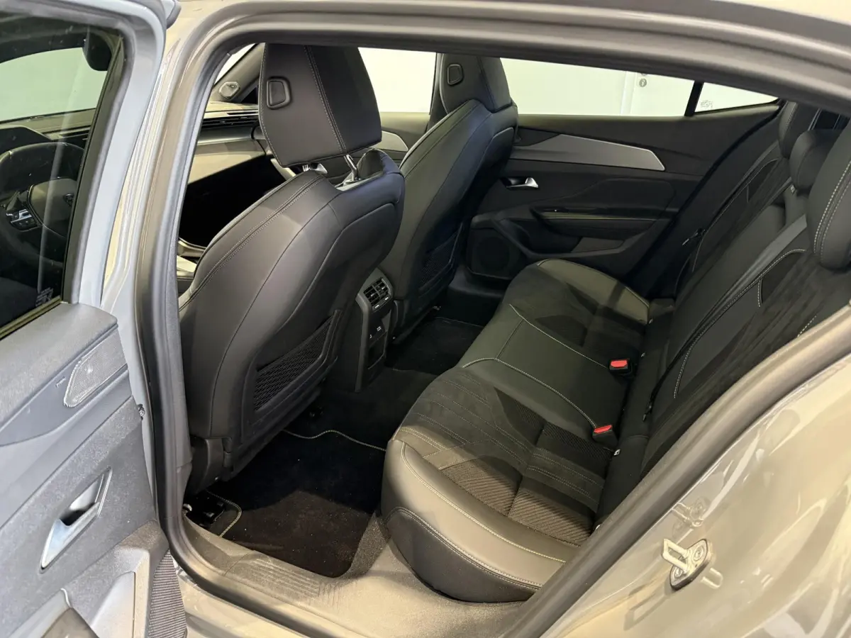 GT Avantage 58 kWh Camera | Adaptieve Cruise Control | Alcantara bekleding | Elektrische kofferklep
