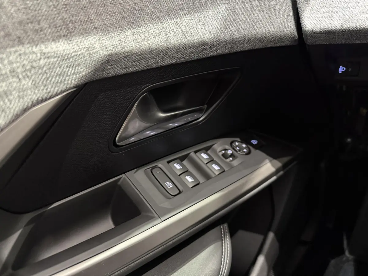 1.6 Plug-in Hybrid 195 Allure 7p l 360 Camera | Adaptieve cruise control | Lendensteun | Apple Carplay/Android Auto l DIRECT LEVERBAAR!!!