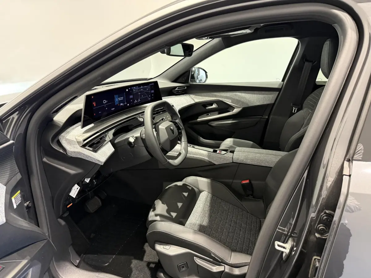 1.6 Plug-in Hybrid 195 Allure 7p l 360 Camera | Adaptieve cruise control | Lendensteun | Apple Carplay/Android Auto l DIRECT LEVERBAAR!!!