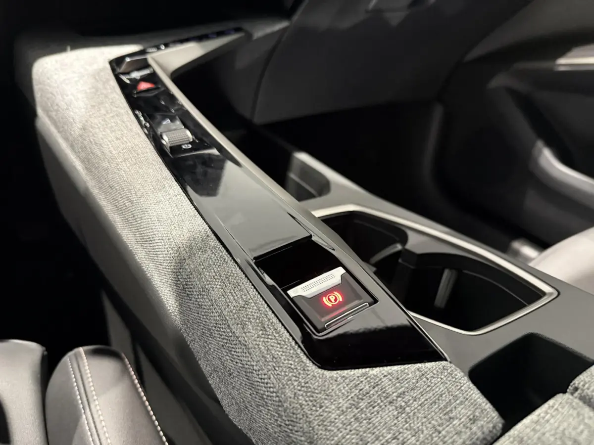 1.6 Plug-in Hybrid 195 Allure 7p l 360 Camera | Adaptieve cruise control | Lendensteun | Apple Carplay/Android Auto l DIRECT LEVERBAAR!!!