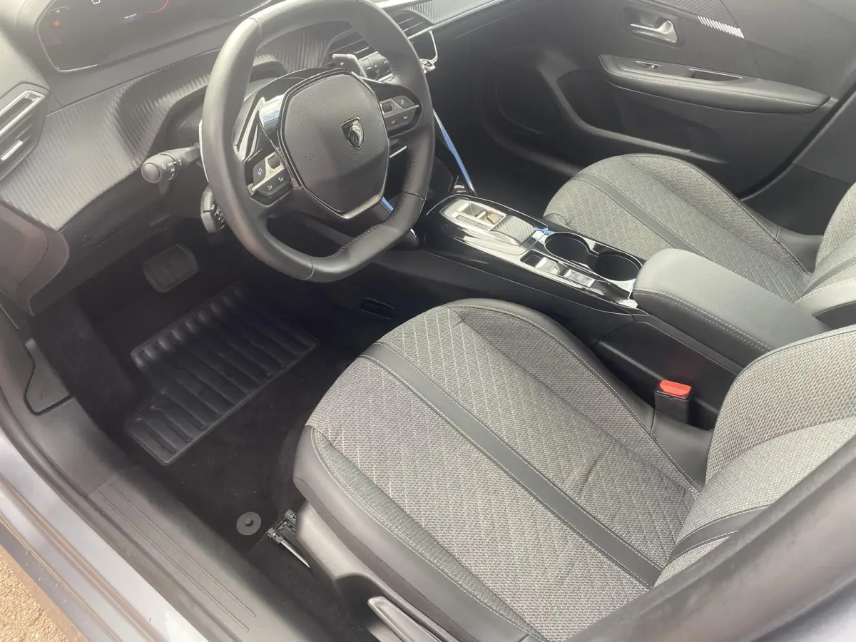 1.2 Hybrid 110 e-DCS6 Allure | AUTOMAAT | CARPLAY AlNDRIOD AUTO | PDC | CLIMATE | 16 DKM |