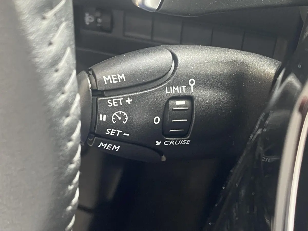 1.2 Hybrid 110 e-DCS6 Allure | AUTOMAAT | CARPLAY AlNDRIOD AUTO | PDC | CLIMATE | 16 DKM |