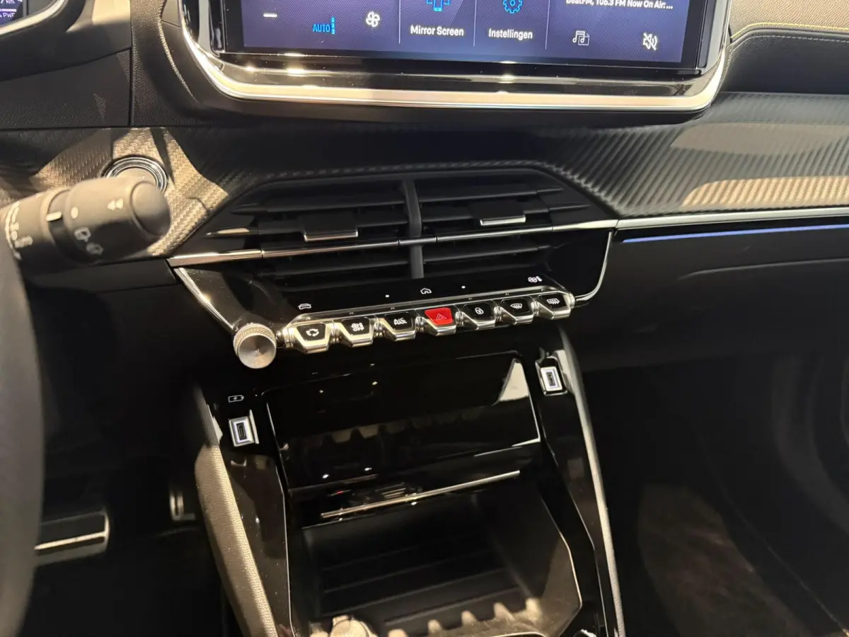 1.2 Hybrid 136 GT l Navi l Parkeersensoren l Camera l Apple carplay & Android auto l BINNENKORT OP VOORRAAD!!