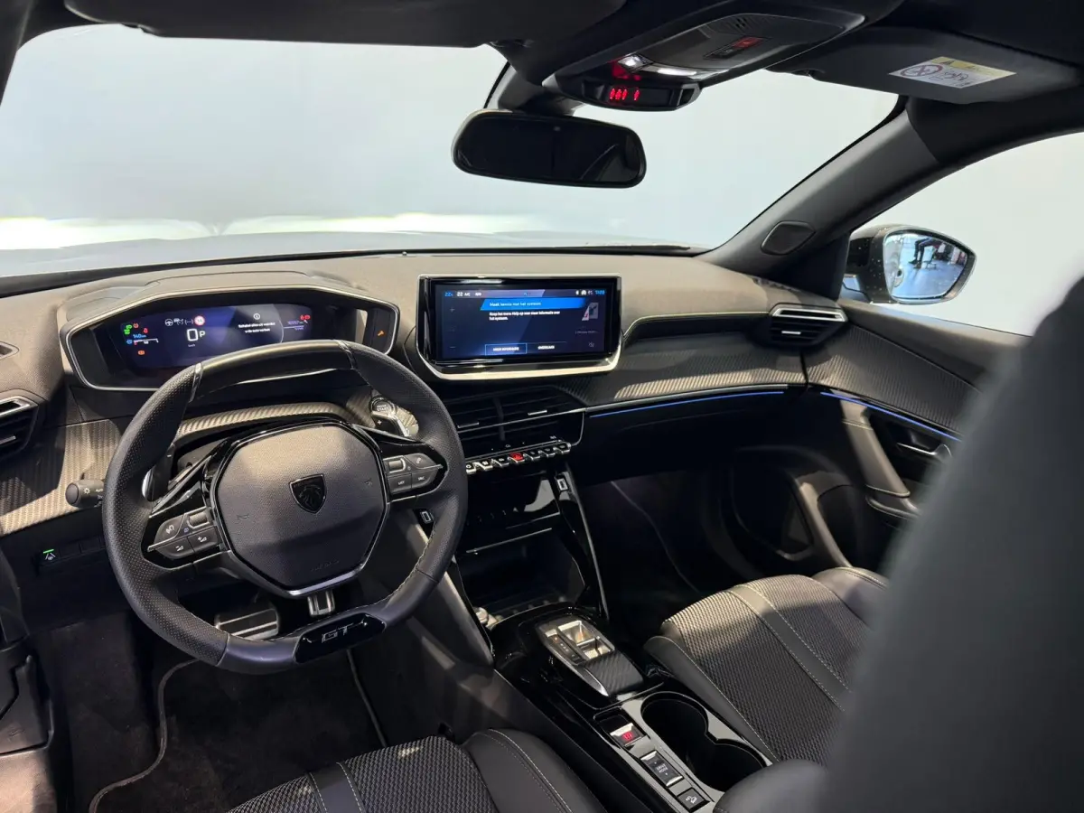 1.2 Hybrid 136 GT l Navi l Parkeersensoren l Camera l Apple carplay & Android auto l BINNENKORT OP VOORRAAD!!