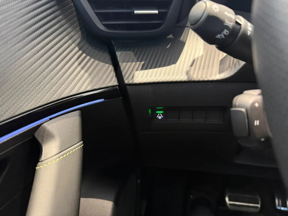 1.2 Hybrid 136 GT l Navi l Parkeersensoren l Camera l Apple carplay & Android auto l BINNENKORT OP VOORRAAD!!