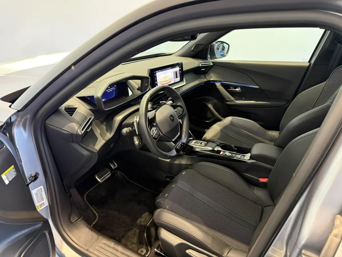 1.2 Hybrid 136 GT l Navi l Parkeersensoren l Camera l Apple carplay & Android auto l BINNENKORT OP VOORRAAD!!