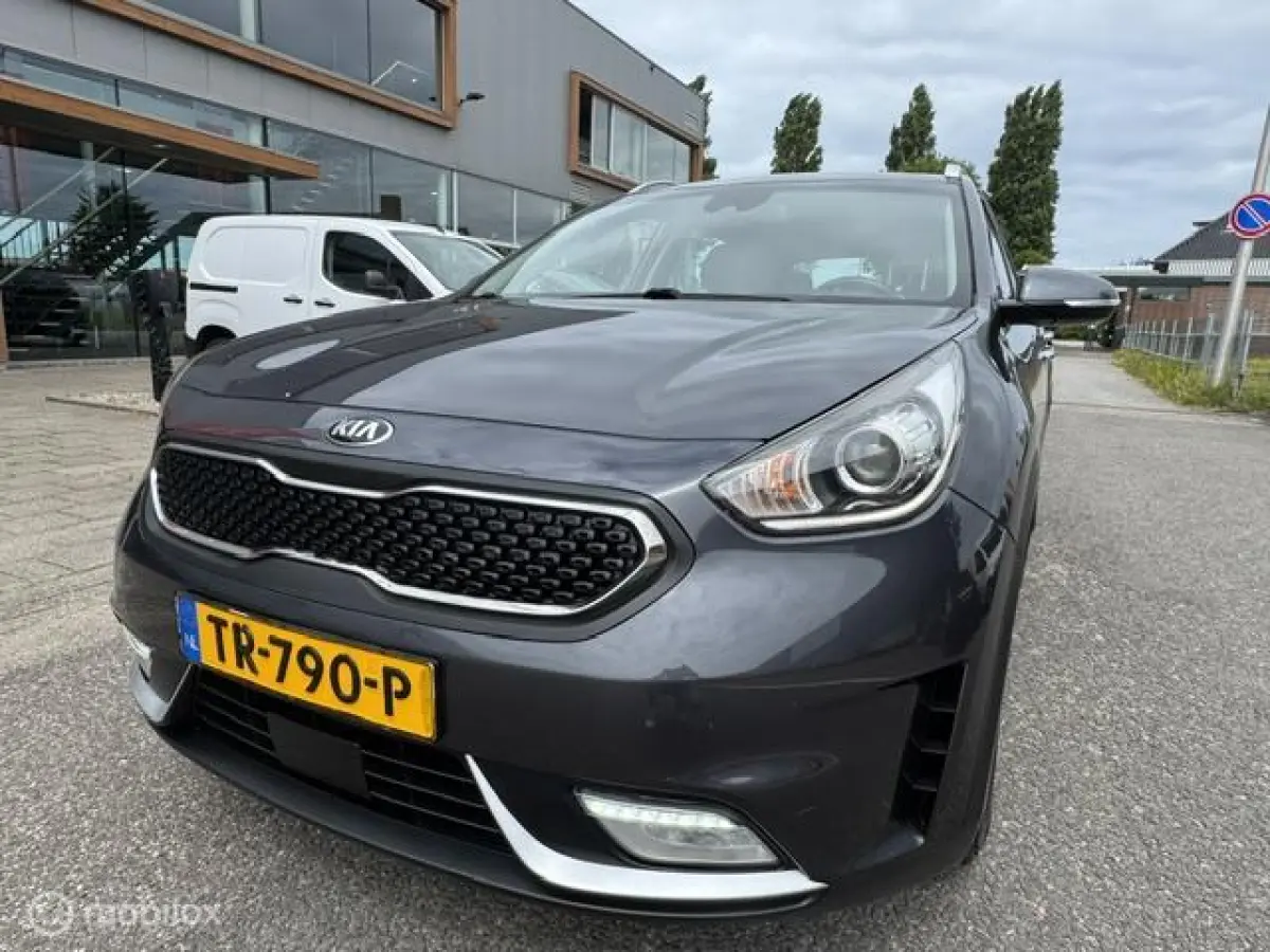 1.6 GDi Hybrid DynamicLine , Trekhaak , Navigatie & Camera achter , Parkeerhulp Achter, Led verlichting , Fabrieks garantie