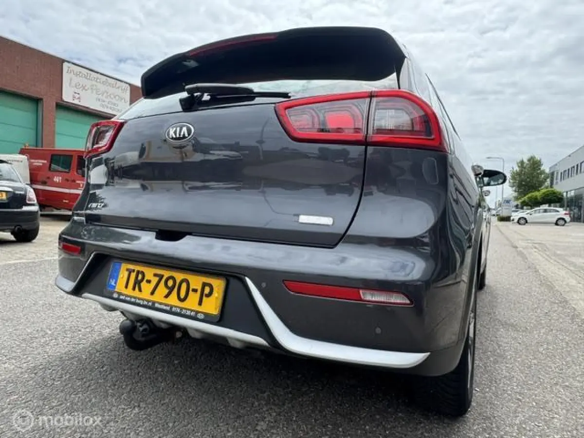 1.6 GDi Hybrid DynamicLine , Trekhaak , Navigatie & Camera achter , Parkeerhulp Achter, Led verlichting , Fabrieks garantie